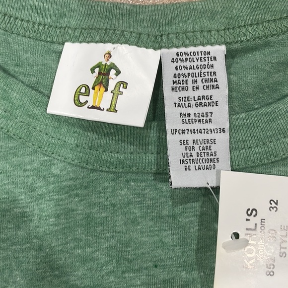 NWT Elf “ Does Someone Need A Hug? “ Shirt Size: Large - Picture 4 of 5